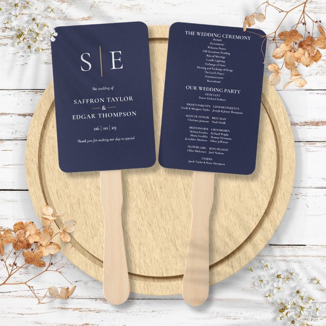 Éventail Programme de mariage à monogramme bleu marine et o (Navy Blue And Gold Monogram Wedding Program Hand Fan)