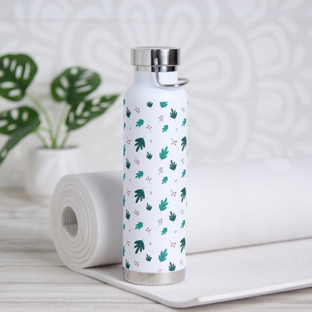 Evergreen Tree Leaves & Red Holly Berries Water Bottle (Yoga)