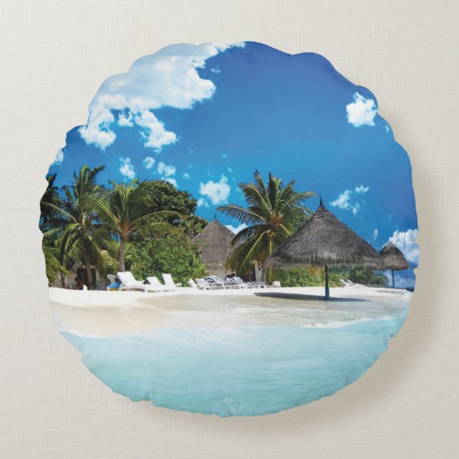 Exotic Beach  Round Pillow (Front)