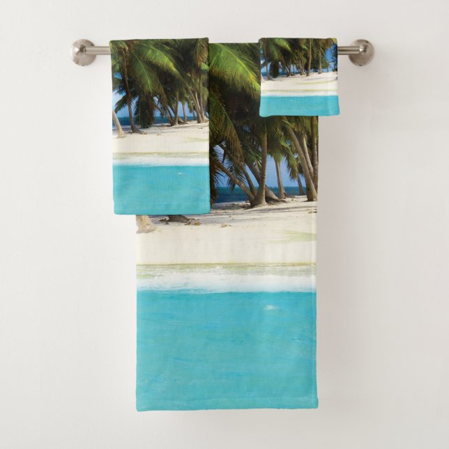 Exotic beach throw pillow (En situation)