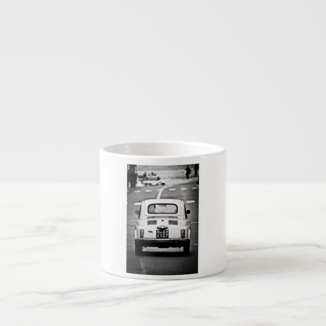 Expresso Fiat 500 dans la tasse de café express de Rome (Devant)