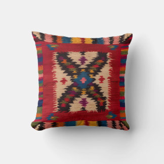 "Exquis Coussins Red Kilim à Paris : Ajouter un Pa