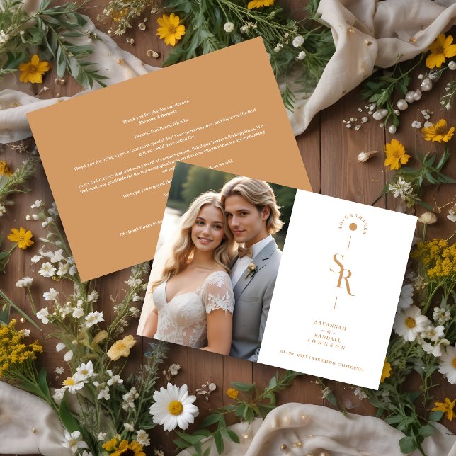 Exquisite Chic Minimalist Golden Wedding Initials Thank You Card (Exquisite Chic Minimalist Golden Wedding Initials Thank You Card.)