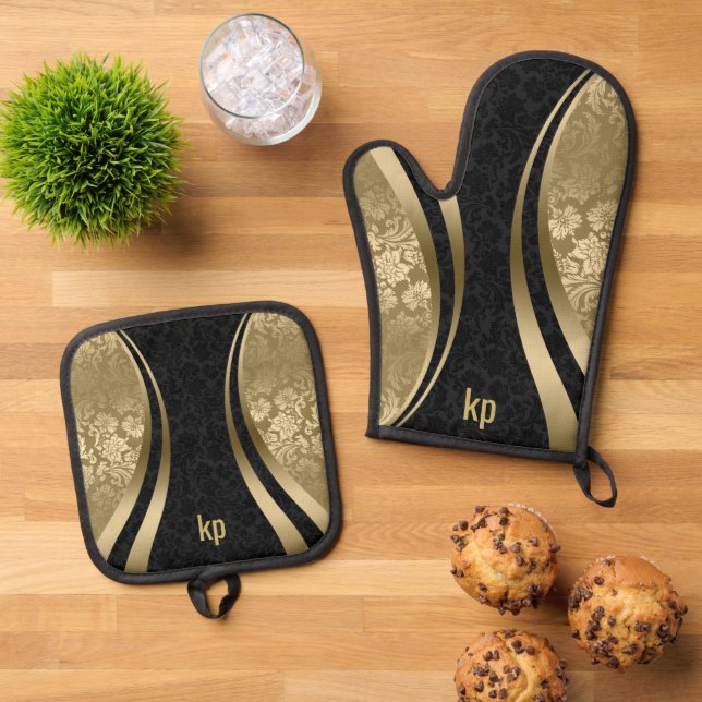 Eye-Catching  Gold Black Damask Dynamic Lines Oven Mitt & Pot Holder Set (Top Down)