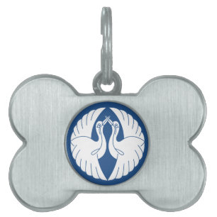 Facing white cranes pet tag
