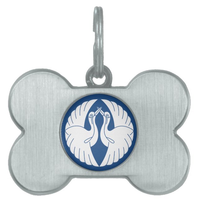 Facing white cranes pet tag (Front)