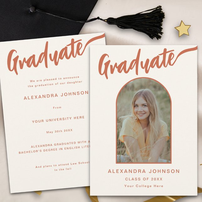 Faire-part Arc photo de grade Brûlé Orange Script (Whimsical graduate photo arch burnt orange calligraphy script graduation announcement card)