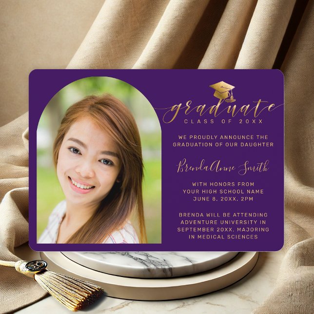 Faire-part Casquette d'or photo moderne Script sur Purple Gra (Purple and Gold Script Photo High School Graduation Announcement with future college plans)