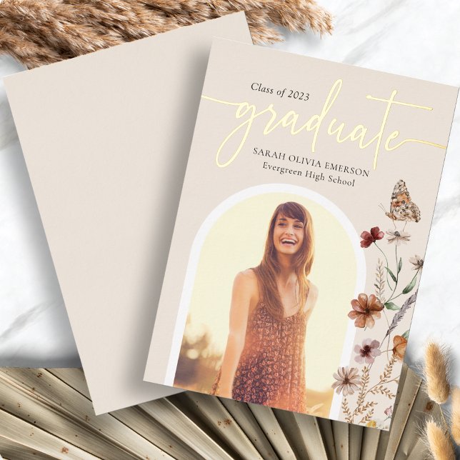 Faire-part de graduation de Boho Foil (Boho Wildflower Foil Graduation Announcement with Butterfly by Painted Paperie
)