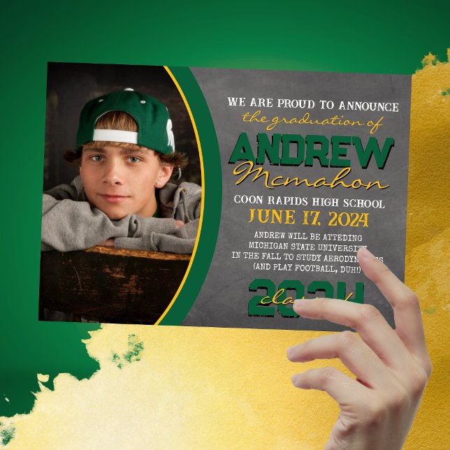 Faire-part de graduation du tableau de bord vert e (Green and Gold 1 Photo Chalkboard Graduation Announcements)