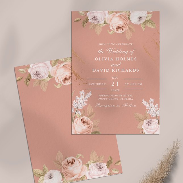 Faire-part de mariage des pivoines roses de Bohême (Bohemian Pink Peonies Wedding Invitation on a table)