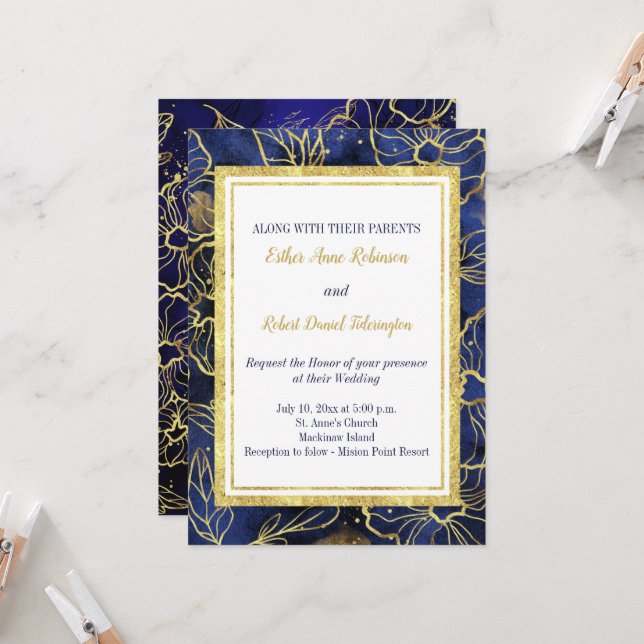 Faire-part de mariage floral bleu marine et or (Devant/Arrière en situation)