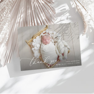 faire-part de naissance en lettres blanches