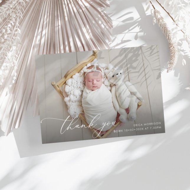 faire-part de naissance en lettres blanches (Créateur téléchargé)