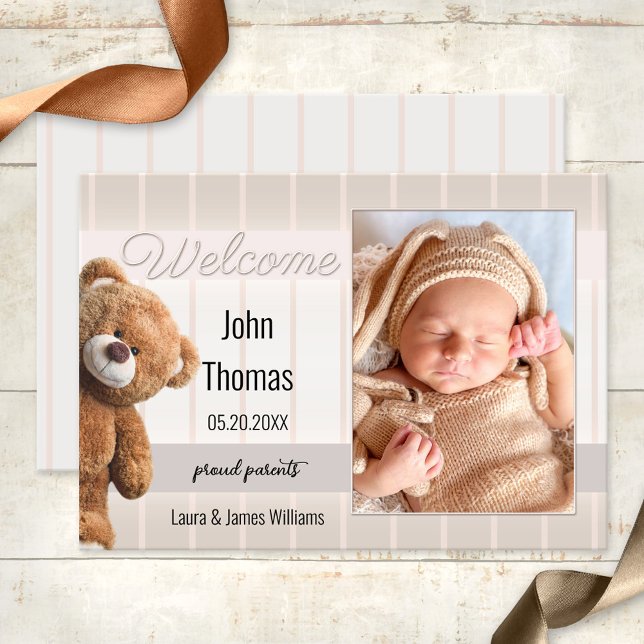 Faire-part de naissance photo pour bébé mou ours (Baby photo birth announcement card showing a pastel beige grey striped design with teddy bear)
