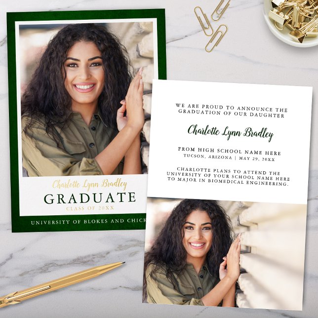 Faire-part de remise de diplôme vert et or élégant (Elegant green and gold graduation announcement with space for 2 photos)