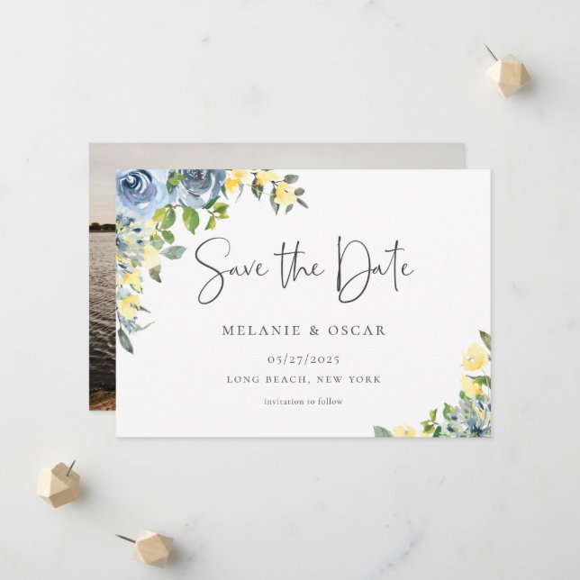 Faire-part Dusty Blue Yellow Floral Photo Enregistrer la date (Devant/Arrière en situation)