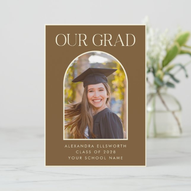 Faire-part Elégant Photo Moderne Brown Arc Annonce de graduat (Debout devant)