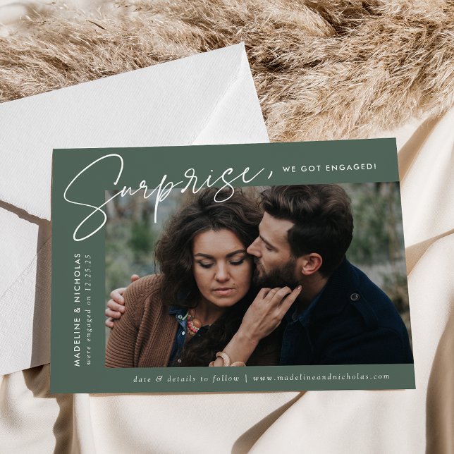 Faire-part Fiançailles photo moderne Dark Sage Green Surprise (Créateur téléchargé)