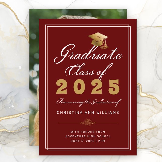 Faire-part Graduation Maroon Gold Script Classe de photo de 2 (Maroon Gold White Script Graduation Announcement with a Photo on the back)