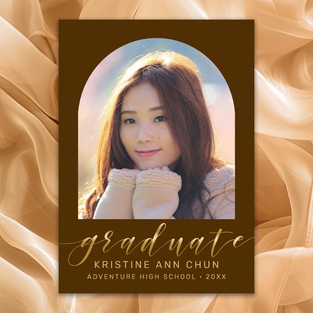 Faire-part Marron Élégant Arche Or Script Photo Diplôme (Brown and Gold Script Photo Graduation Announcement)