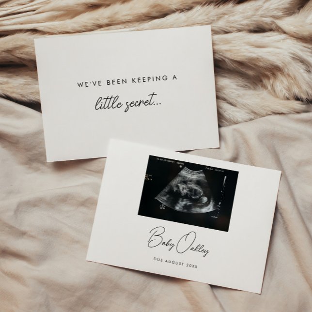 Faire-part Modern Minimal "Little Secret" Baby Pregnancy (Créateur téléchargé)