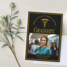 Photo de remise des diplômes de l'école de médecin