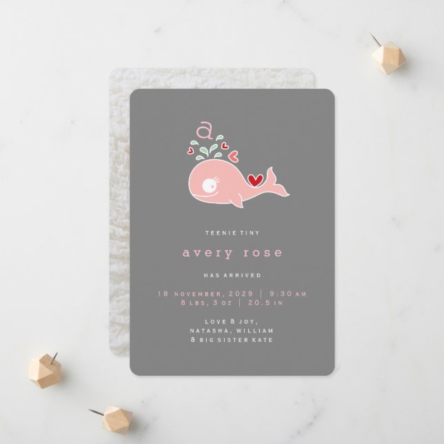 Faire-part Whimsical mignon baleine rose Monogramme bébé fill (Devant/Arrière en situation)
