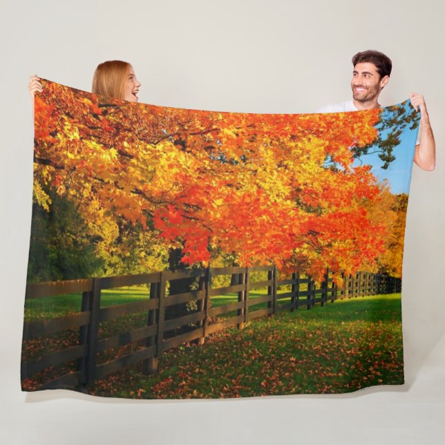 FALL BEAUTY FLEECE BLANKET (In Situ)
