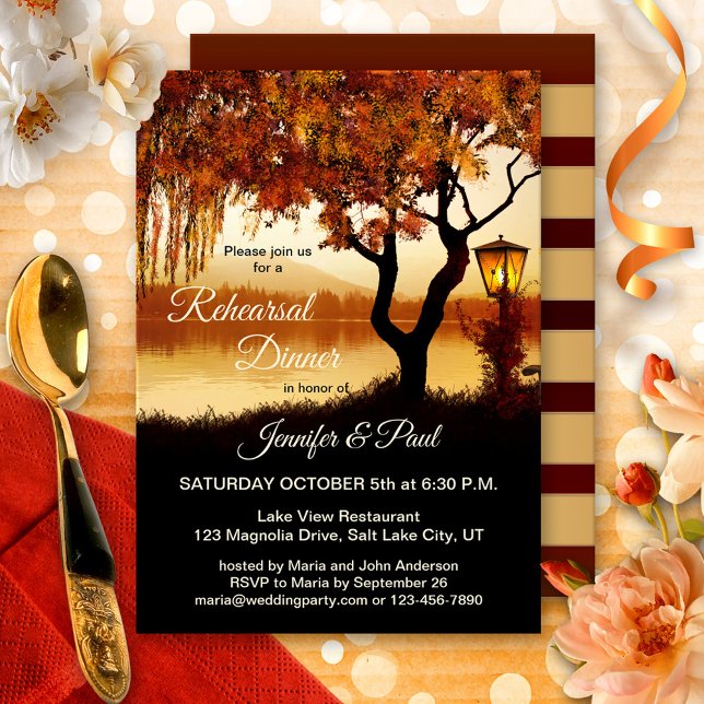 Fall Tree Lake Voir la répétition Dîner Invitation (Rehearsal Dinner invitation featuring a colorful autumn tree and festive lantern overlooking a lake)