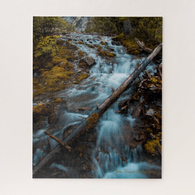 Falling Water 520 piece puzzle (Vertical)