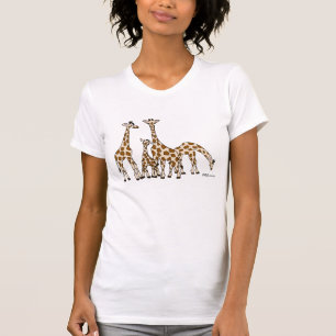 Famille de girafe dans le T-shirt de la femme