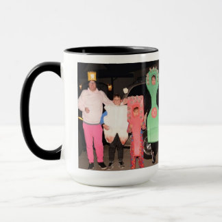 famille mike halloweem 2021 mug