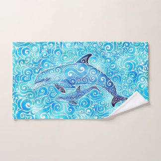 Famille tourbillonnant de dauphins