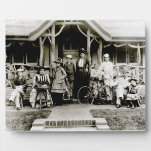 Family Group, c.1900 (b/w photo) Plaque