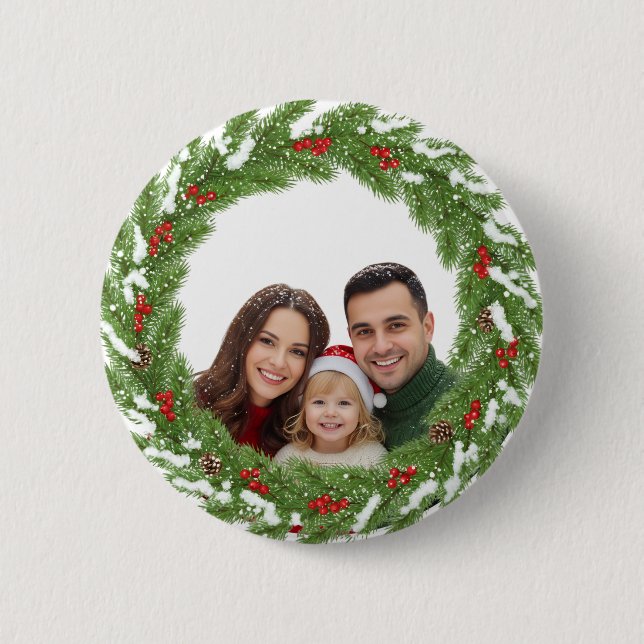Family in the Snow Button – Cute Christmas Family  (Front)