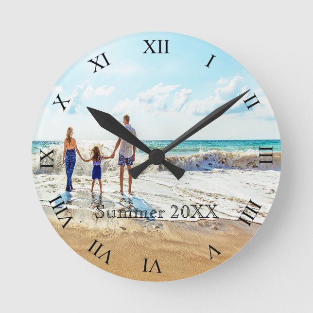 Family photo summer vacation text roman round clock (Front)