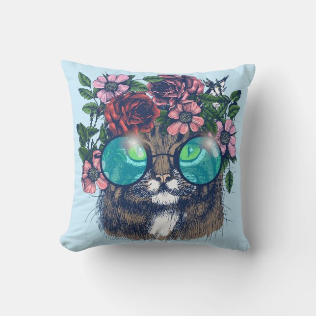 Fancy Maine Coon Throw Pillow (Front)