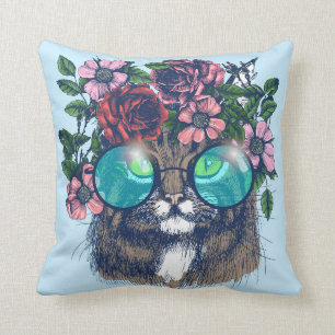 Fancy Maine Coon Throw Pillow