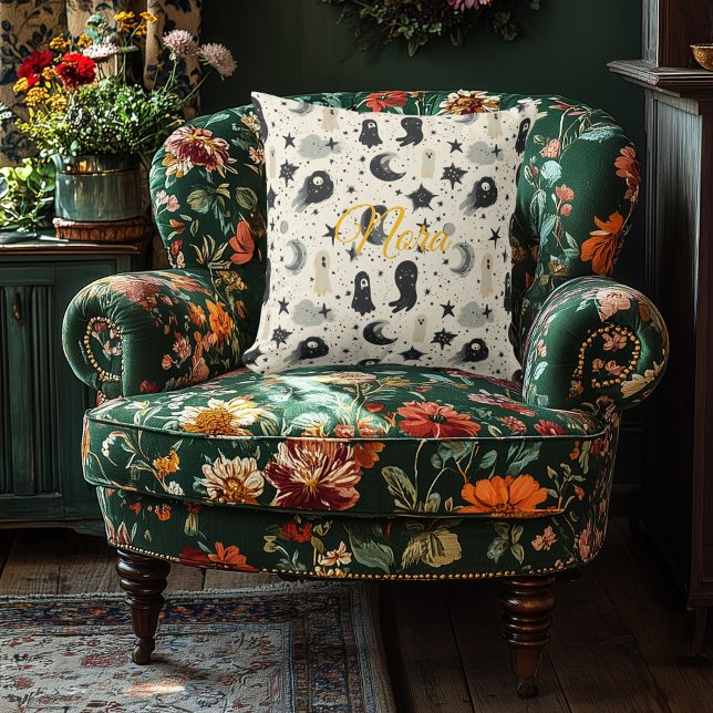 Fantômes célestes Coussin personnalisé avec nom (Créateur téléchargé)