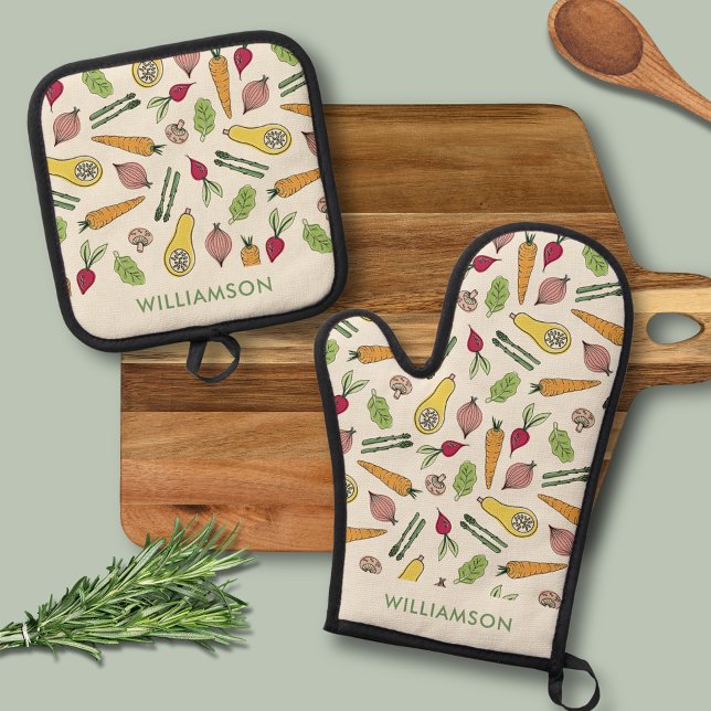 Farmers Market Vegetable pattern Oven Mitt & Pot Holder Set (Farmers Market Garden Vegetable Patch Oven Glove and Oven Mitt.  Personalize with your own name.)