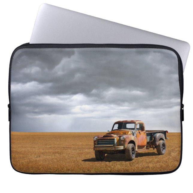 Farms | Old Truck in Field Laptop Sleeve (Front)