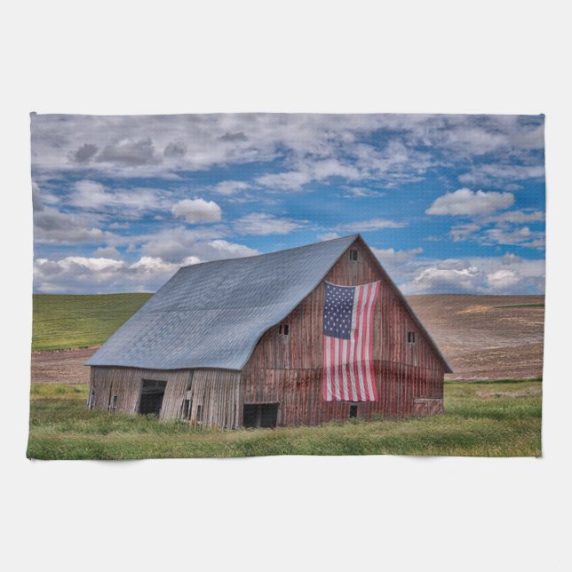 Farms | Rustic Red Barn With American Flag Kitchen Towel (Horizontal)