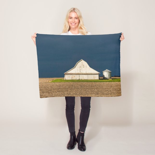 Farms | White Barn & Silo Fleece Blanket (In Situ)