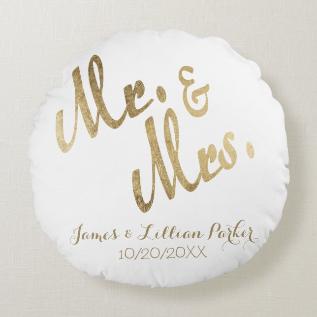 Faux Gold Mr. and Mrs. Monogram Wedding Round Pillow (Front)