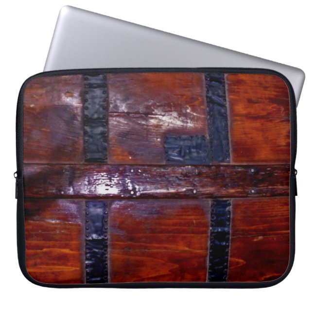 Faux Wooden Chest Electronics Bag (Front)