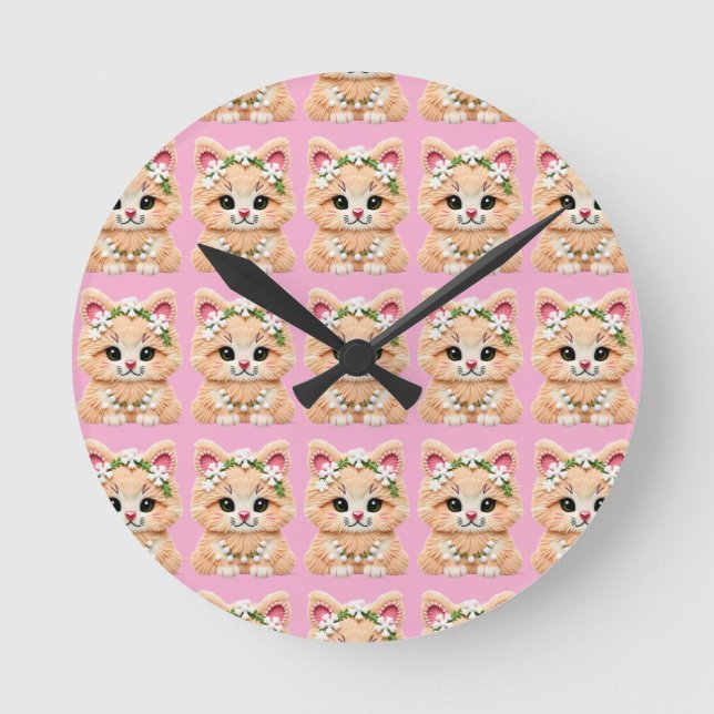 Faux Yarn Notch-Hook Christmas Cat – Cozy Holiday  Round Clock (Front)