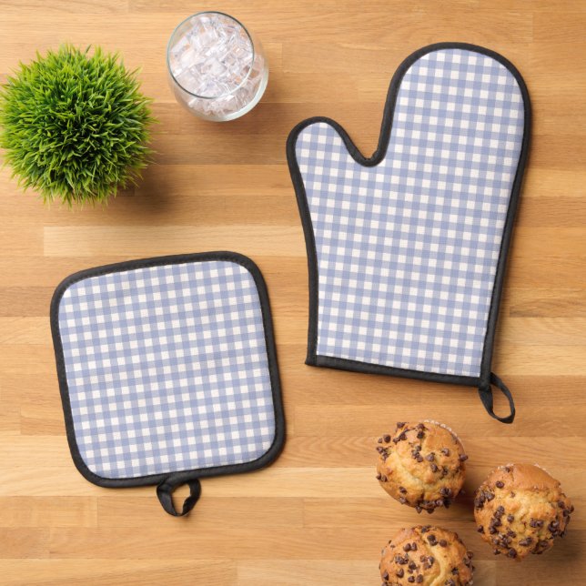 Faye and Lauren Light Purple Gingham Oven Mitt & Pot Holder Set (Top Down)
