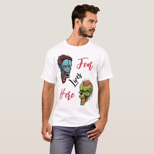 Fear Lives Here – Spooky Design Men’s T-Shirt (Devant entier)