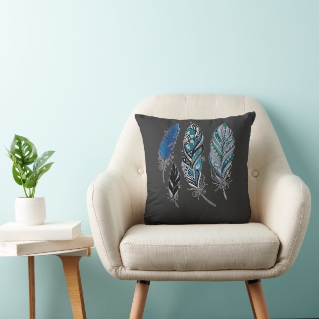 Feathers and colours dance  throw pillow (Chair)